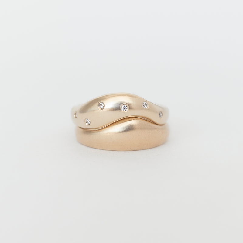 Aurore Plain + Wave Constellation Stack Yellow Gold