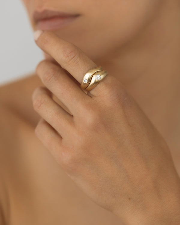 Aurore Une + Wave Plain Stack Yellow Gold