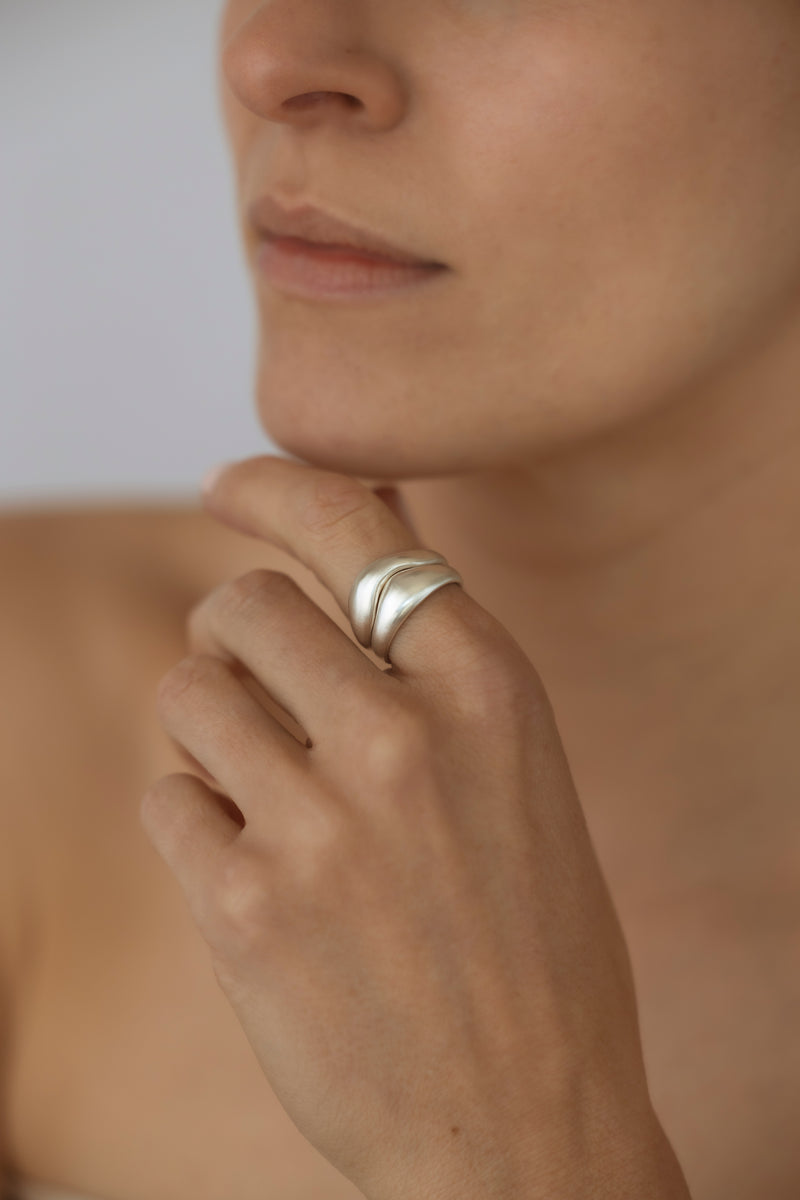 Aurore Une + Wave Constellation Stack White Gold