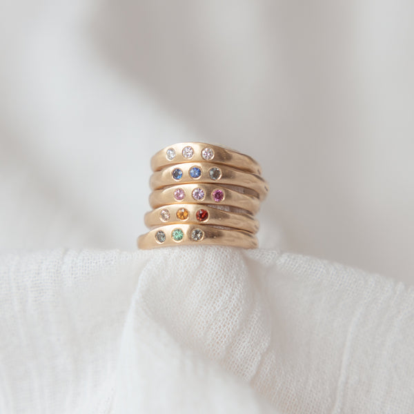 Fine colourway gemstone ring gold
