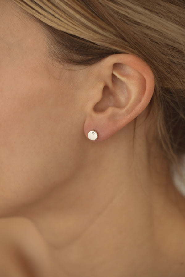 Lune Studs Une Silver