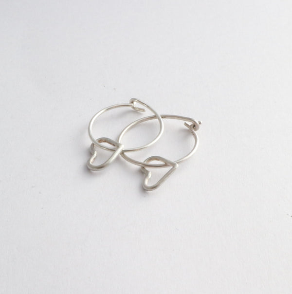 Mini loveheart wire hoops silver