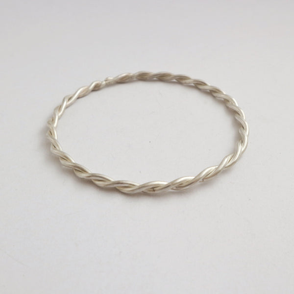 Twisted wire bangle silver