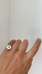 Daisy signet ring silver - ready to ship