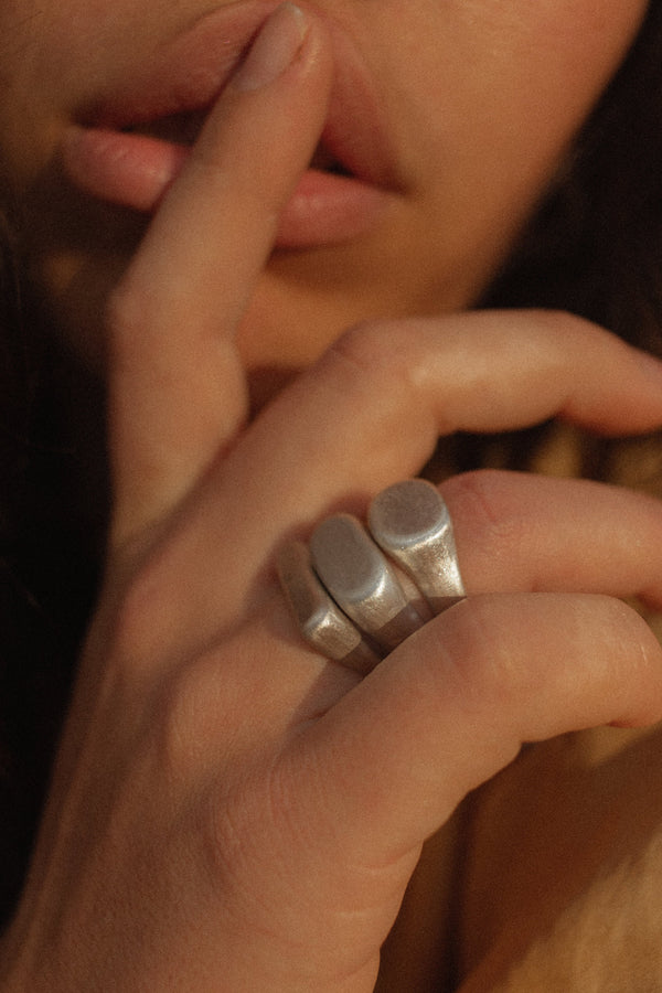 Round signet ring silver - ready to ship