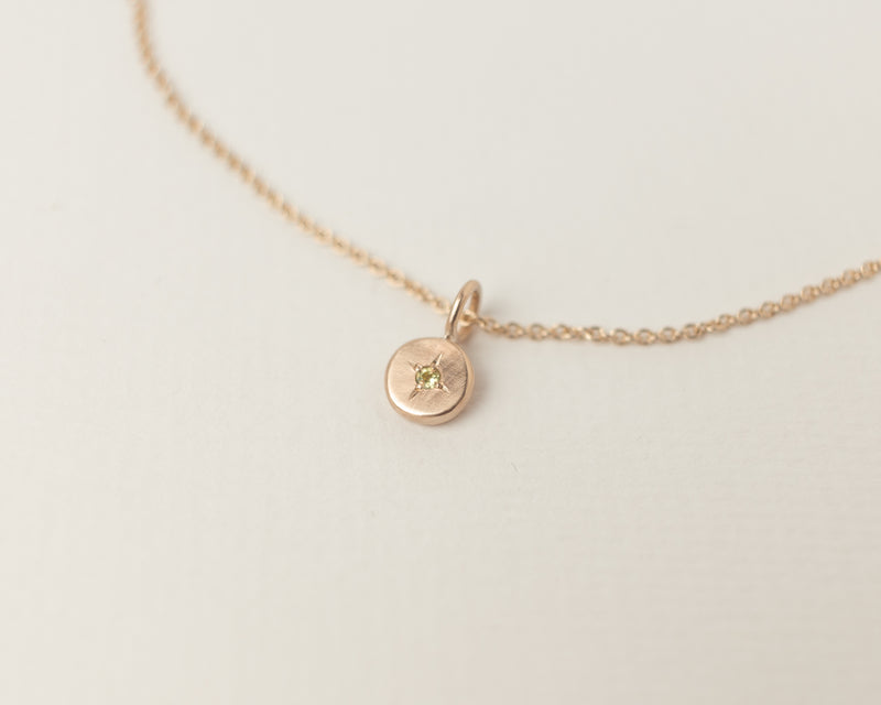 Mini peridot necklace gold