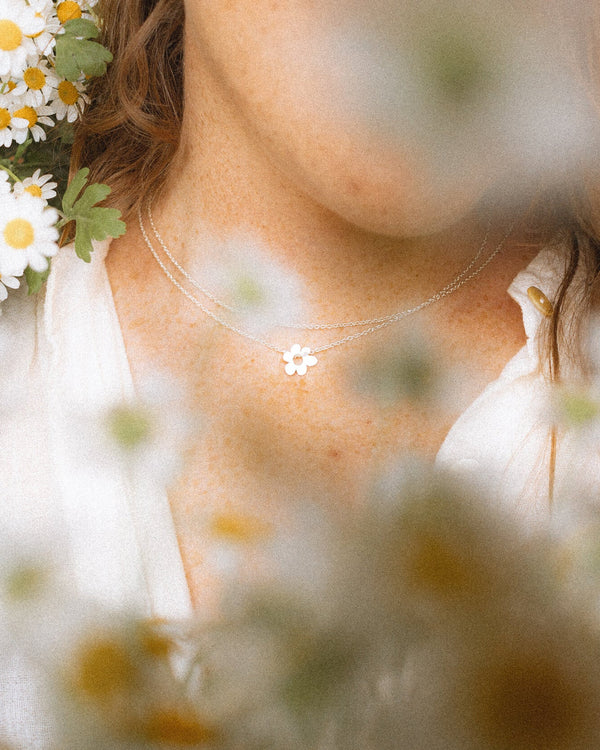 Holy daisy necklace silver