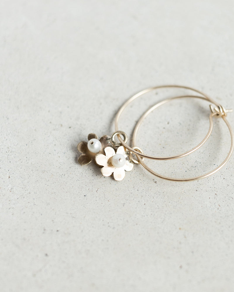 Mix + Match - one Marguerite charm or hoop gold