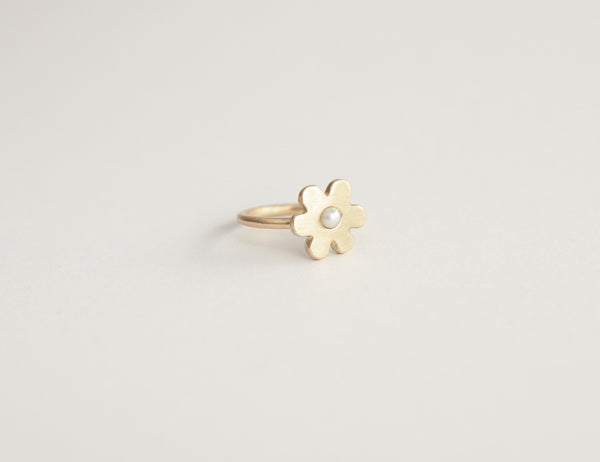 Daisy gemstone ring gold
