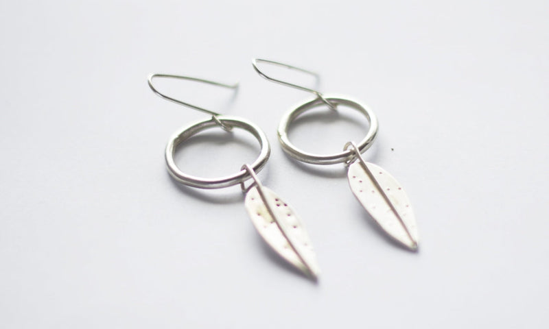 Mix + Match - one gumleaf earring silver