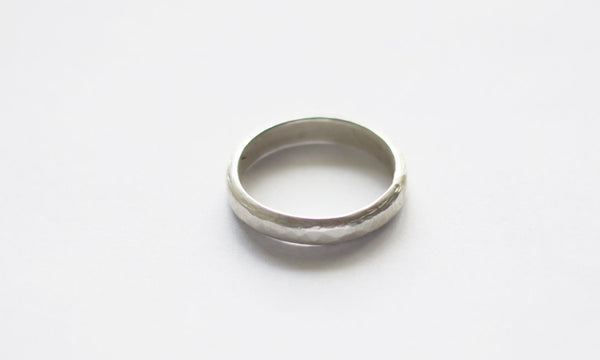 Half round textured ring silver