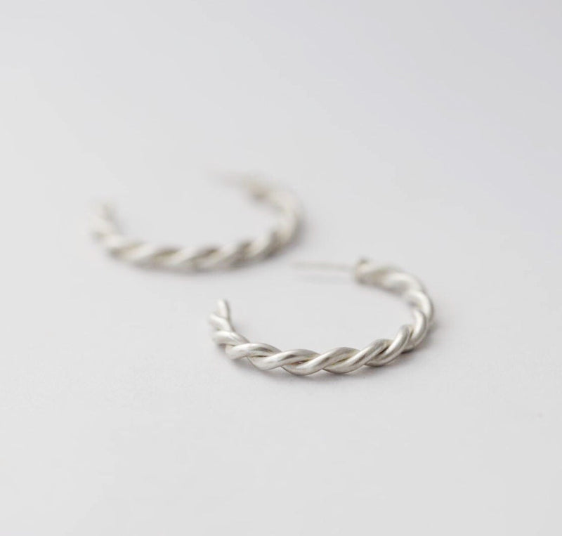 Mix + Match - one twisted hoop silver