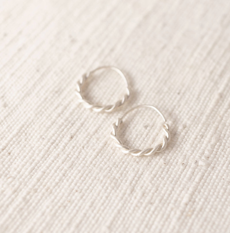 Mini entwine hoops silver
